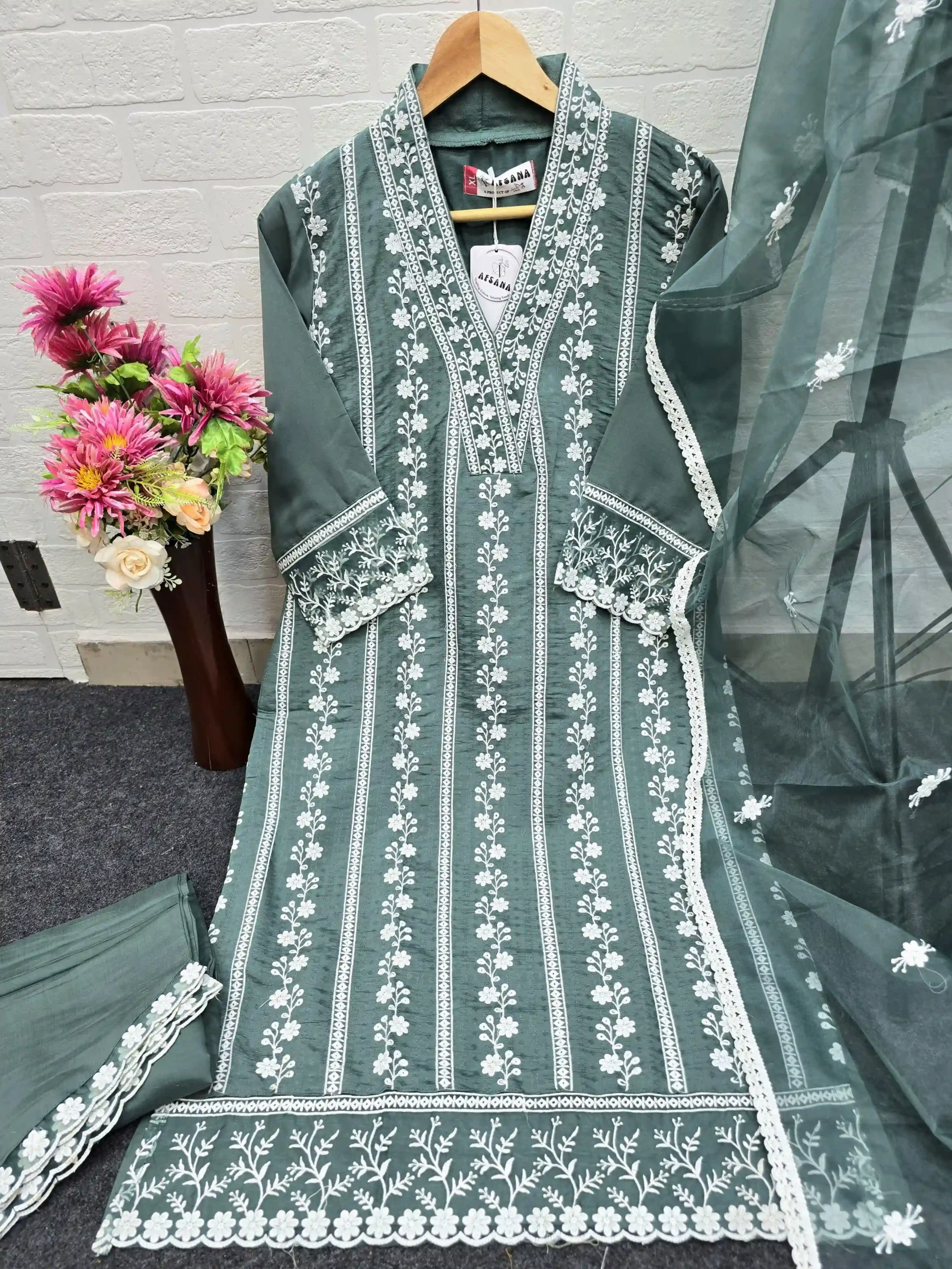 Vardan Ethnic Sringar Roman Butti Wholesale Readymade Salwar Suit Catalog — Wholesale Readymade Suit, MPA wholesale from Surat — view 3